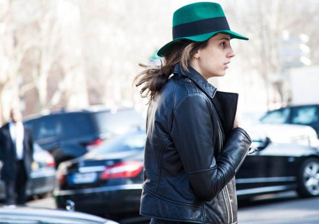 身为一个资深欧巴桑 很乐意跟大家分享一点心得 熟女穿衣最容易陷入