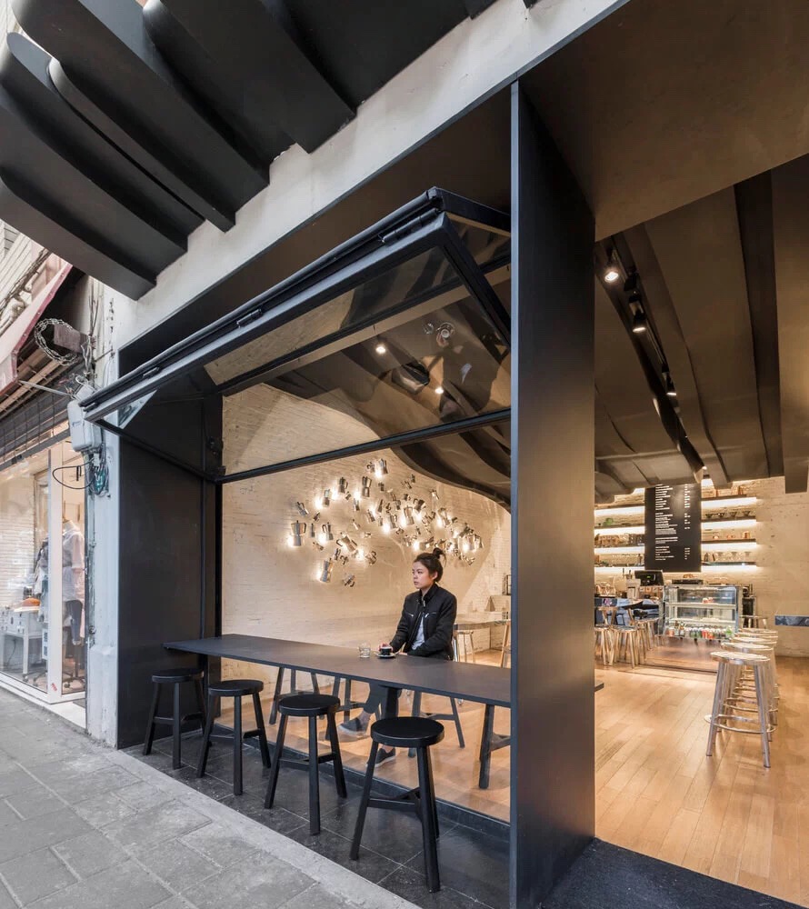 一家高逼格的意式咖啡厅设计,具有浮动的韵律感!