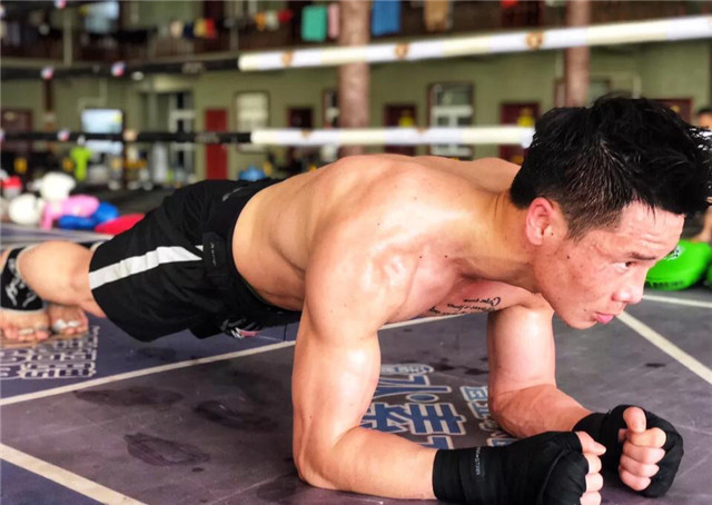 邱建良:印象当中我应该打过一些身高和我差不多甚至比我更低的拳手