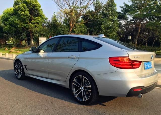 将宝马gt借给朋友相亲次日车主发现车内有异味