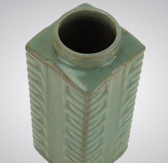天圆地方——龙泉仿官釉琮式瓶赏析