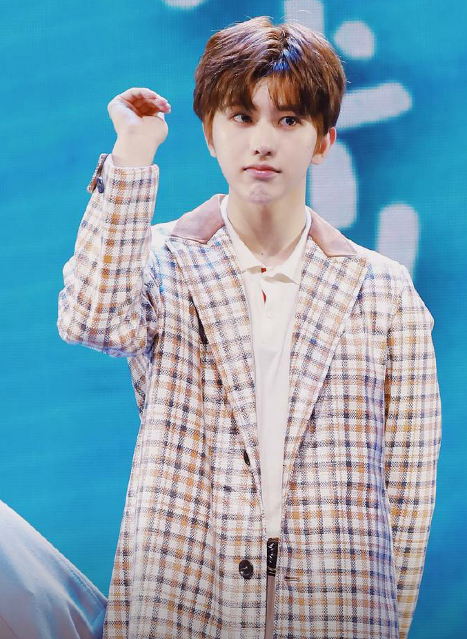 npc成员推荐新专,蔡徐坤称"放心食用",justin让"大家多听"