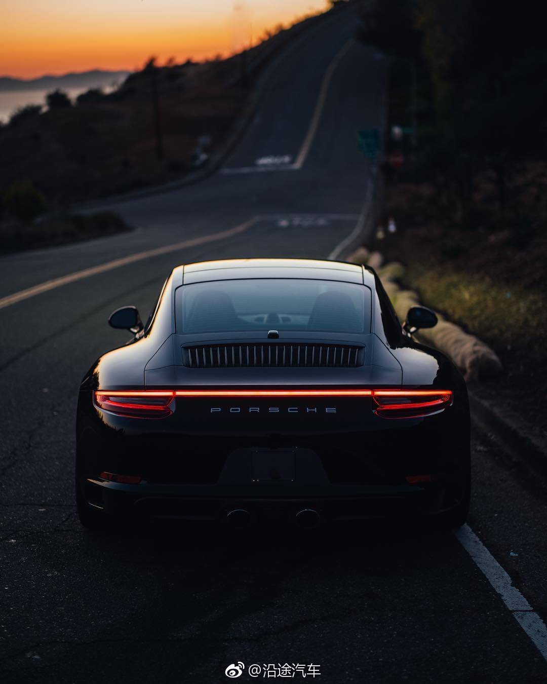 保时捷911尾灯.是"天际线"的意思吗……?