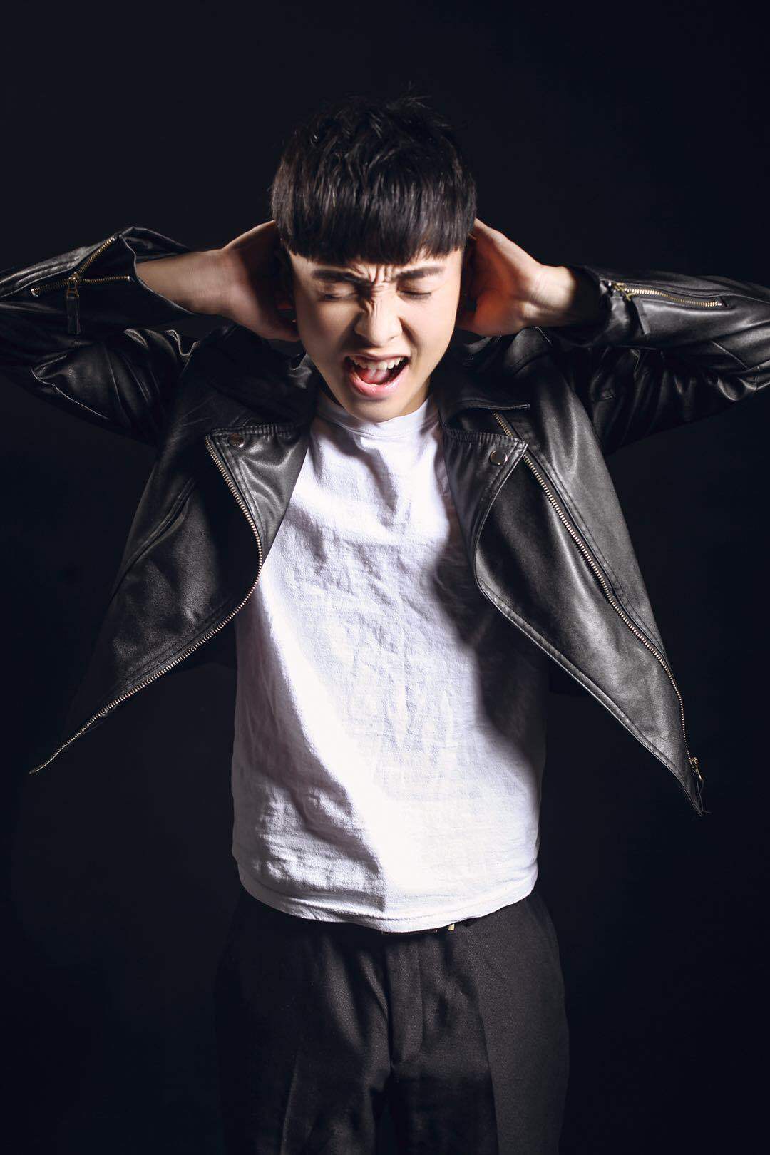 采访了解:只听见在年轻人口中,有人这么哼唱着,暂别以后你会做什么,有