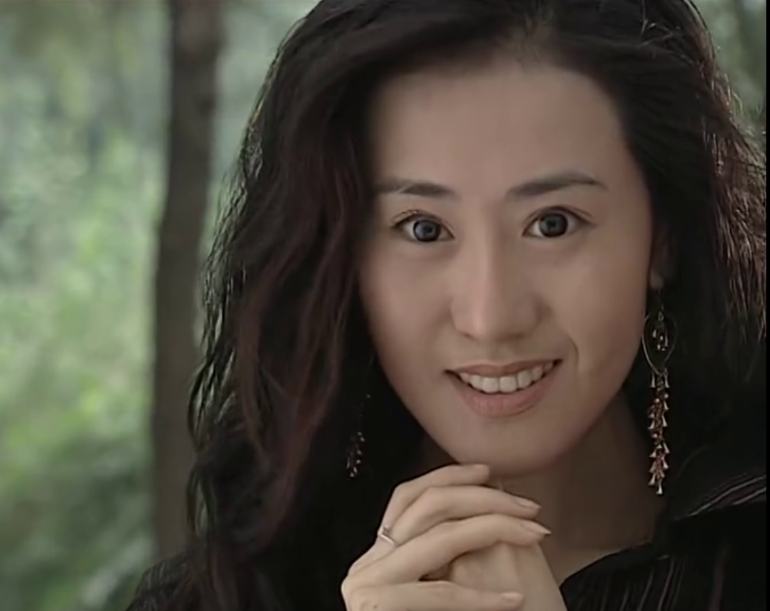 于咏琳性感中不失优雅,她的独特气质被粉丝称为优雅尤物