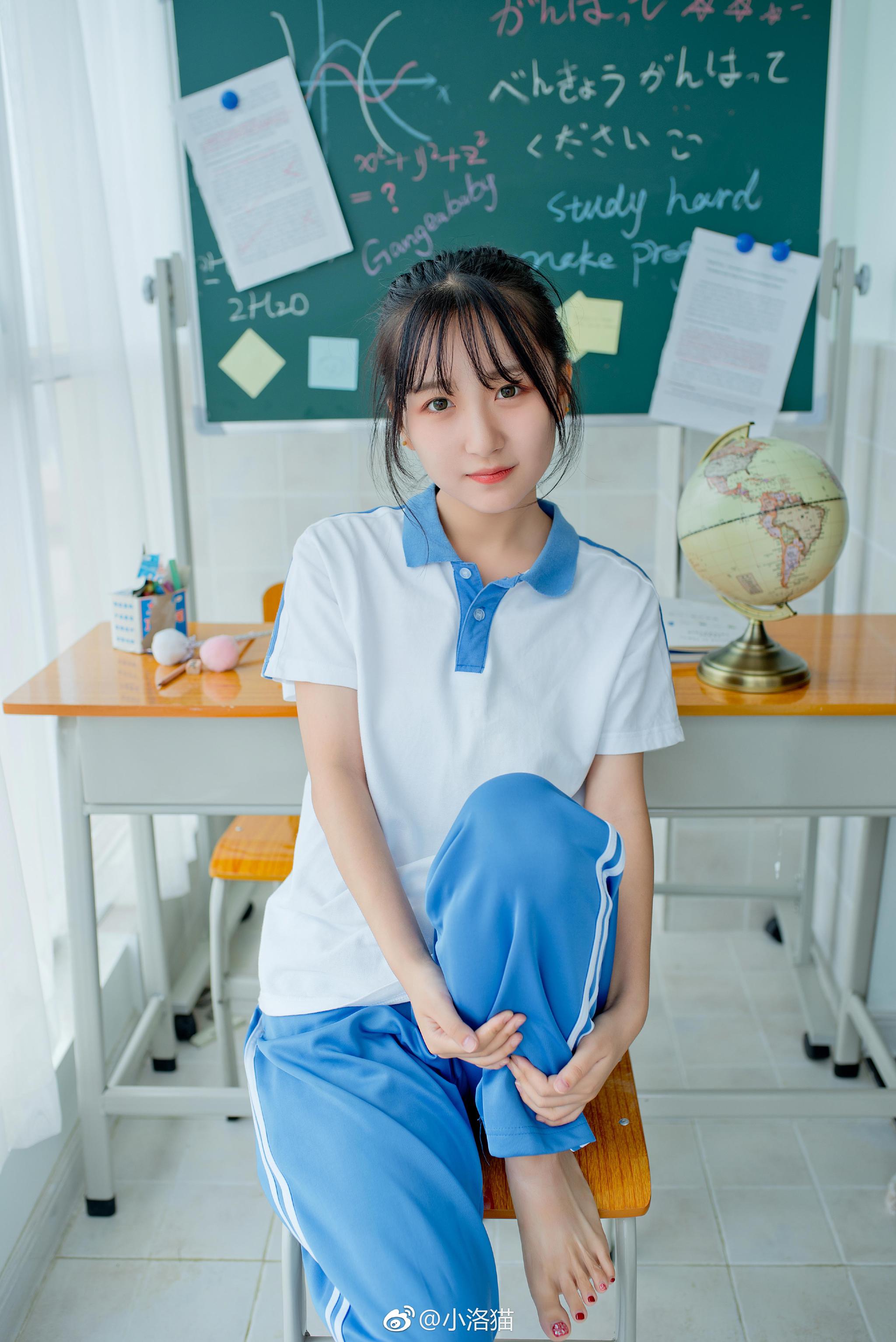 晓晓的写真集预告好喜欢校服这组让人想起校园时光