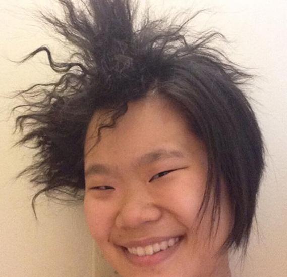 国际范长相被批丑, 毕福剑21岁女儿近照, 网友: 小眼大嘴