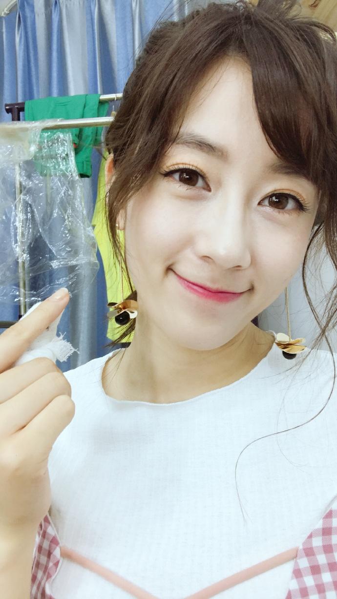 lol: 安排上了! lpl新主持人小姐姐了解一下?