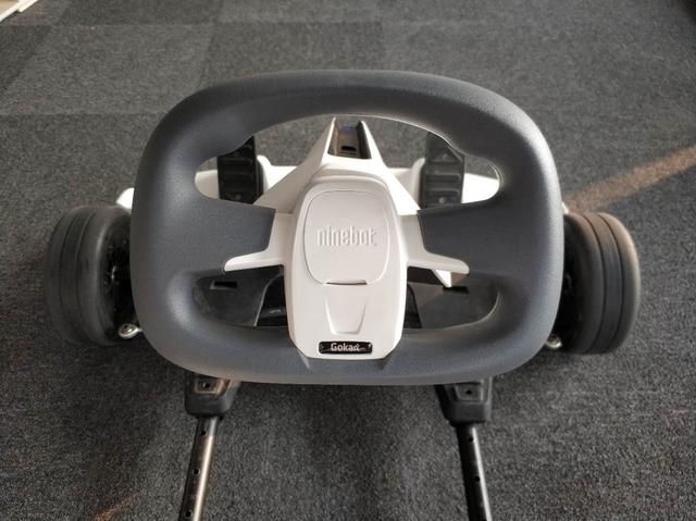 车尾车尾完美露出平衡车电量.