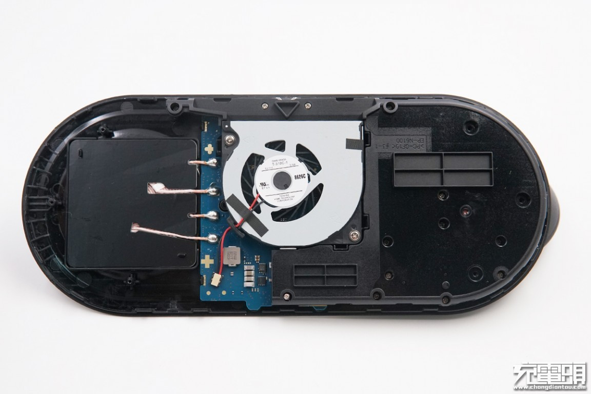 拆解报告:三星双项无线充电底座(ep-n6100)