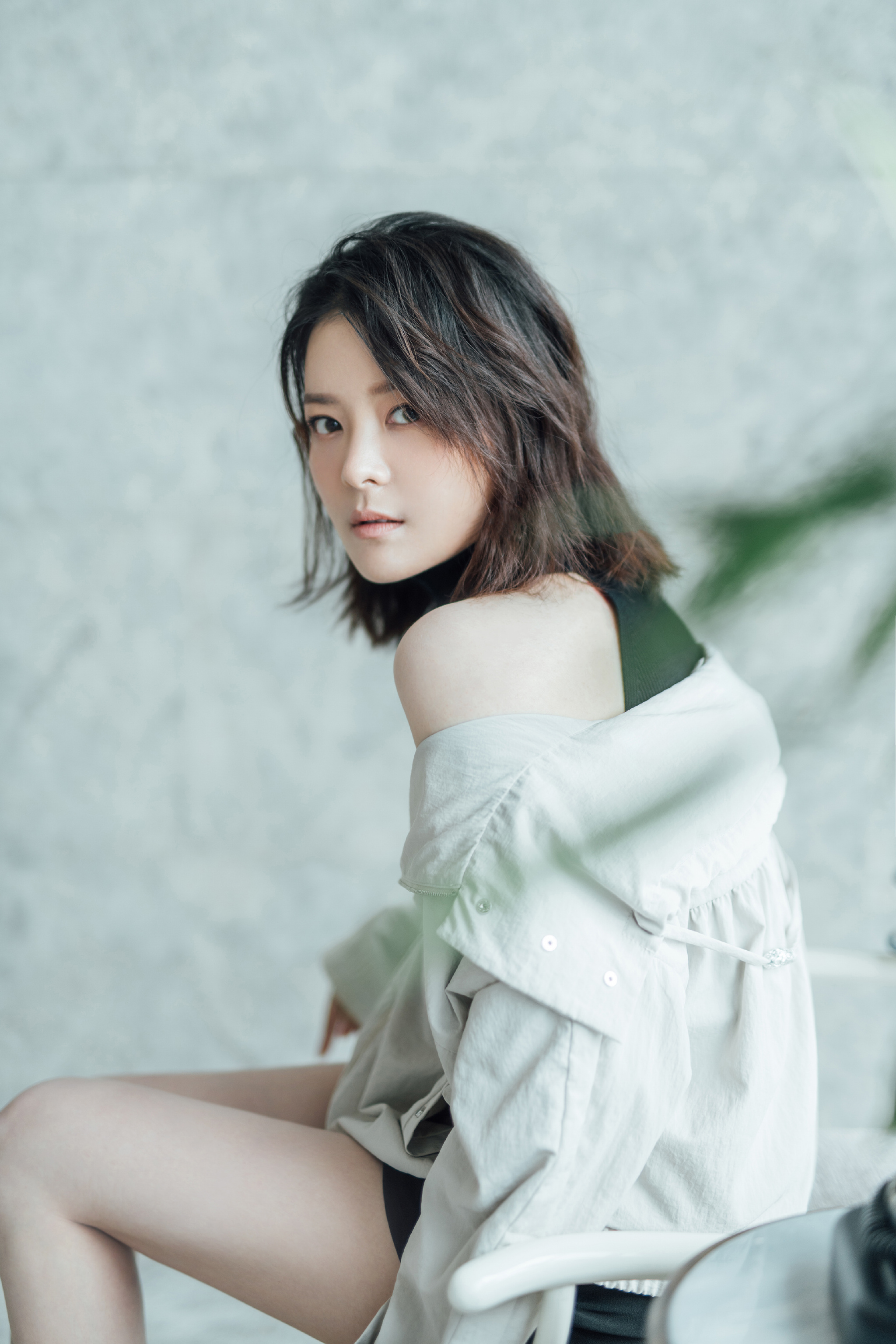 作为中"亦正亦邪"的@王玥兮r ,一袭时尚装扮出席开播首映