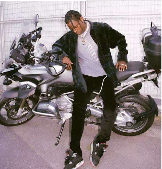 潘玮柏又入一双即将火爆的球鞋,其价格惊人.网友:买不起