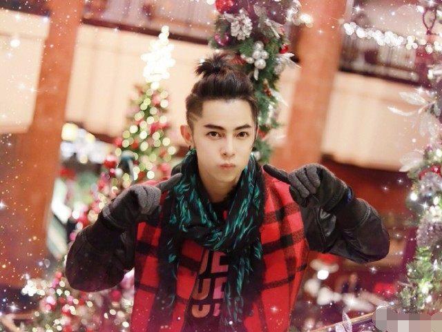 汪东城扎丸子头扮嫩,中二少年蜕变帅气型男,网友:帅过吴亦凡!