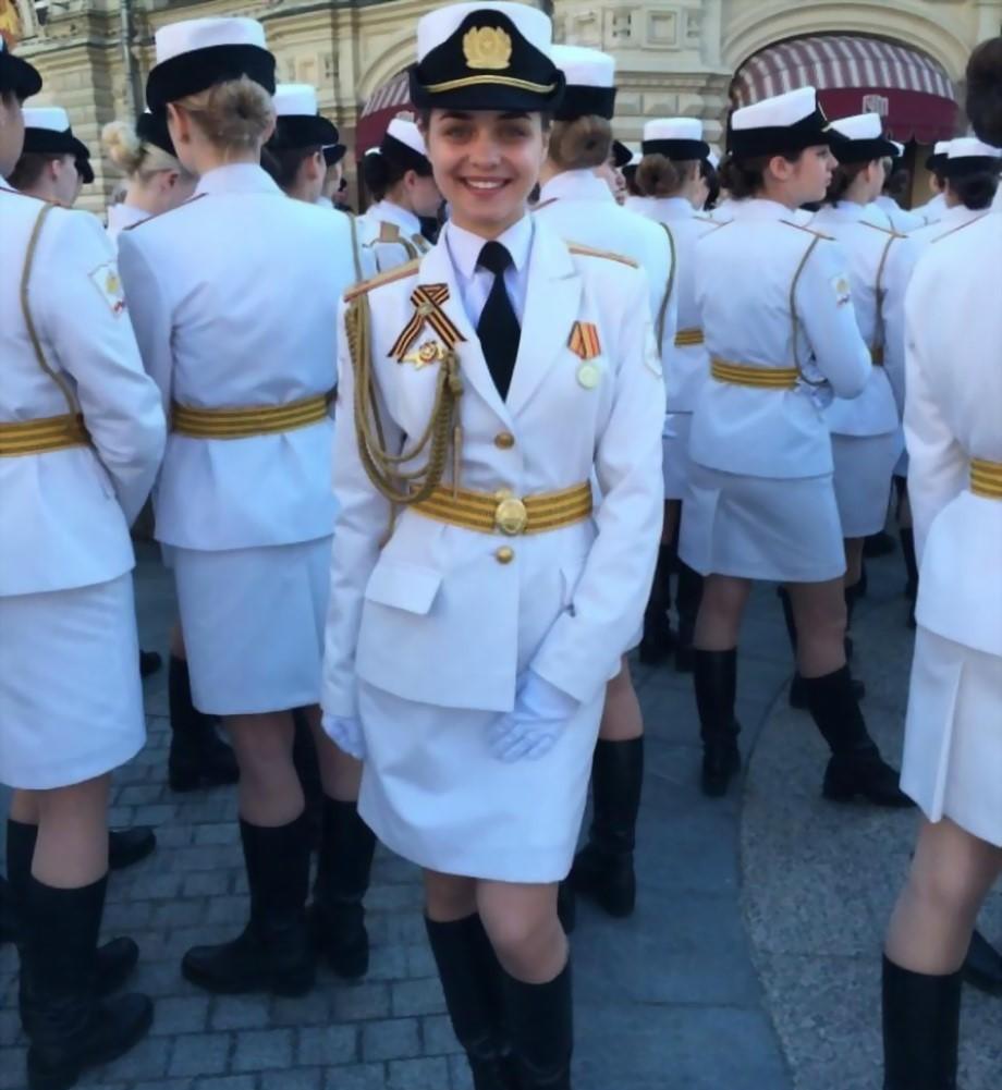 俄罗斯的女兵个个美艳动人难道漂亮女人都去当兵了