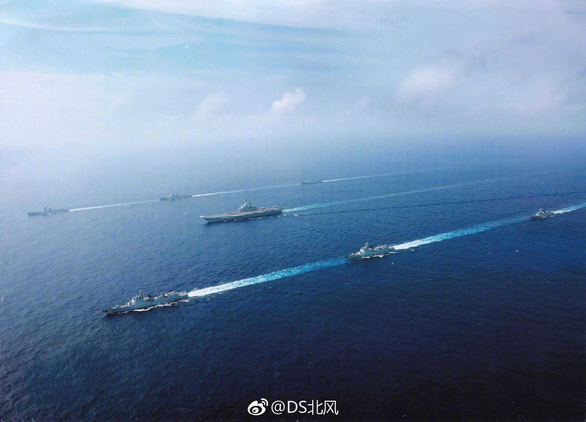 中国辽宁号航母战力再上新台阶：甲板一口气曝光10架歼15战机视频
