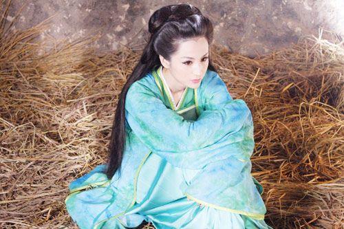 她是祸国妖妃,灭国后却刚烈不从敌军,死后被小兵侮辱