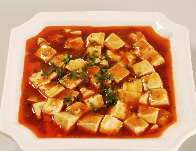 家常红烧豆腐这样做嫩滑入味几分钟完成