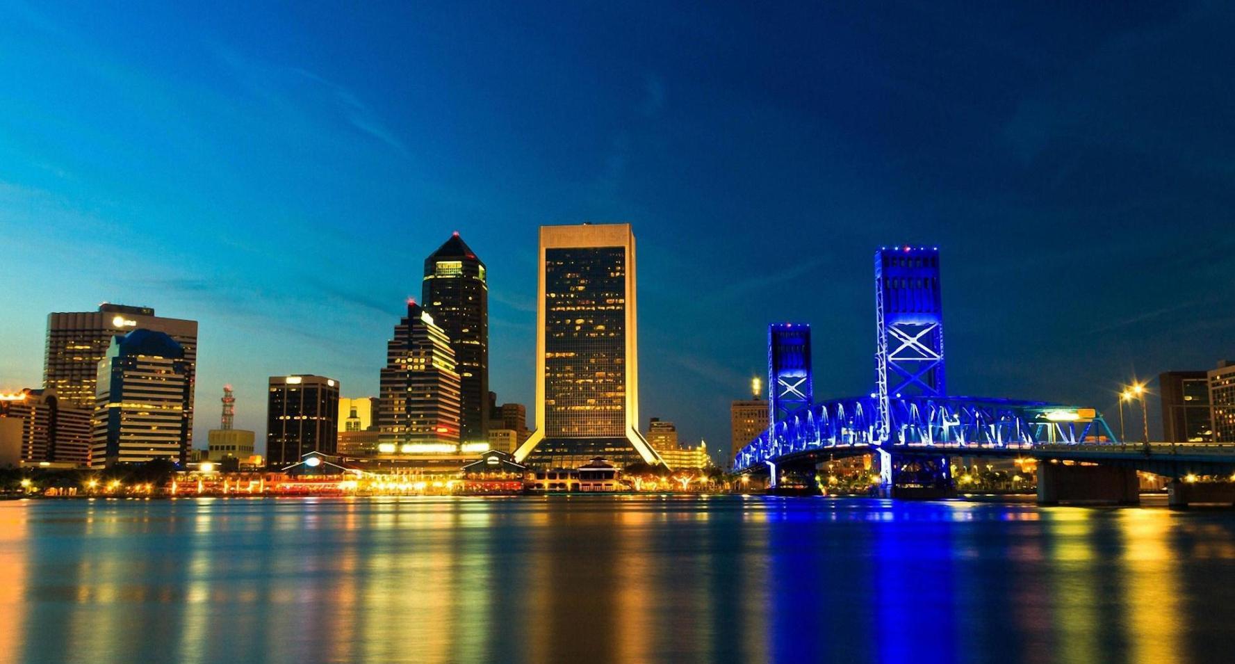 正文 图中是新德里美丽的夜景,但是需要提到的是,新德里的这种美丽