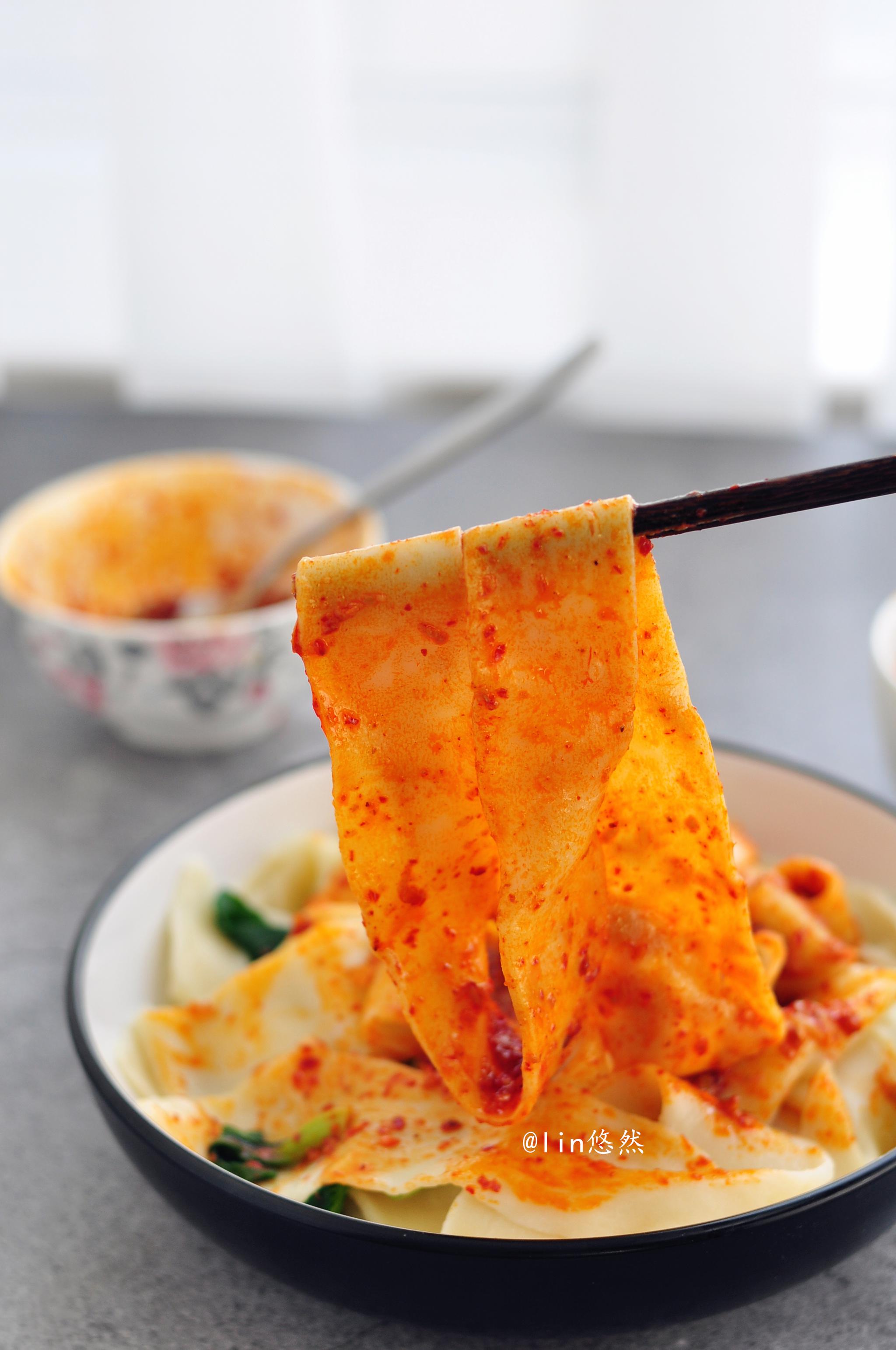 陕西特色蒜蘸面面条筋道蒜辣子香蘸着吃嘹得很