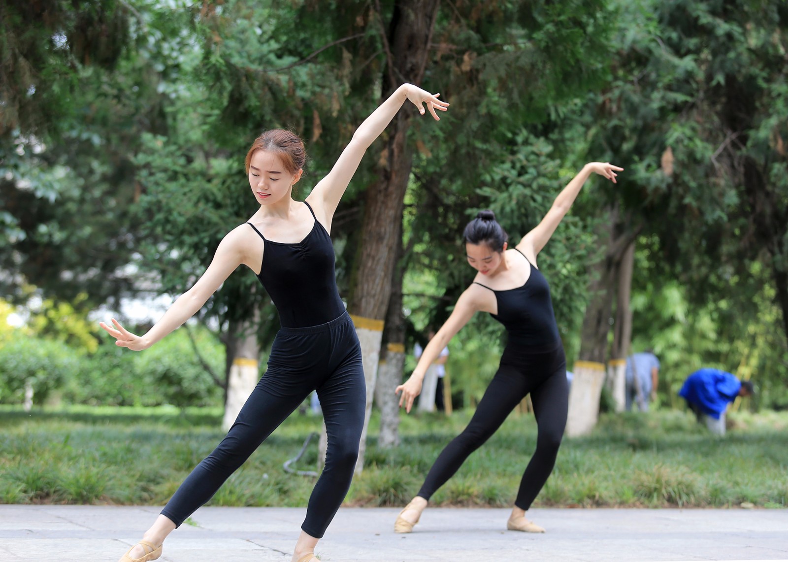 舞蹈专业大学生博物院里录视频 游客看呆大呼过瘾