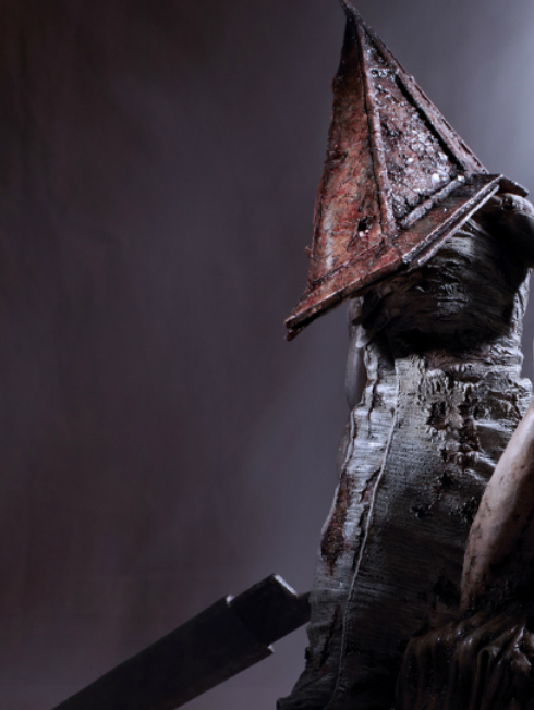 山泉君个人认为最经典就是《寂静岭》中的那个三角头屠夫了(貌似三角