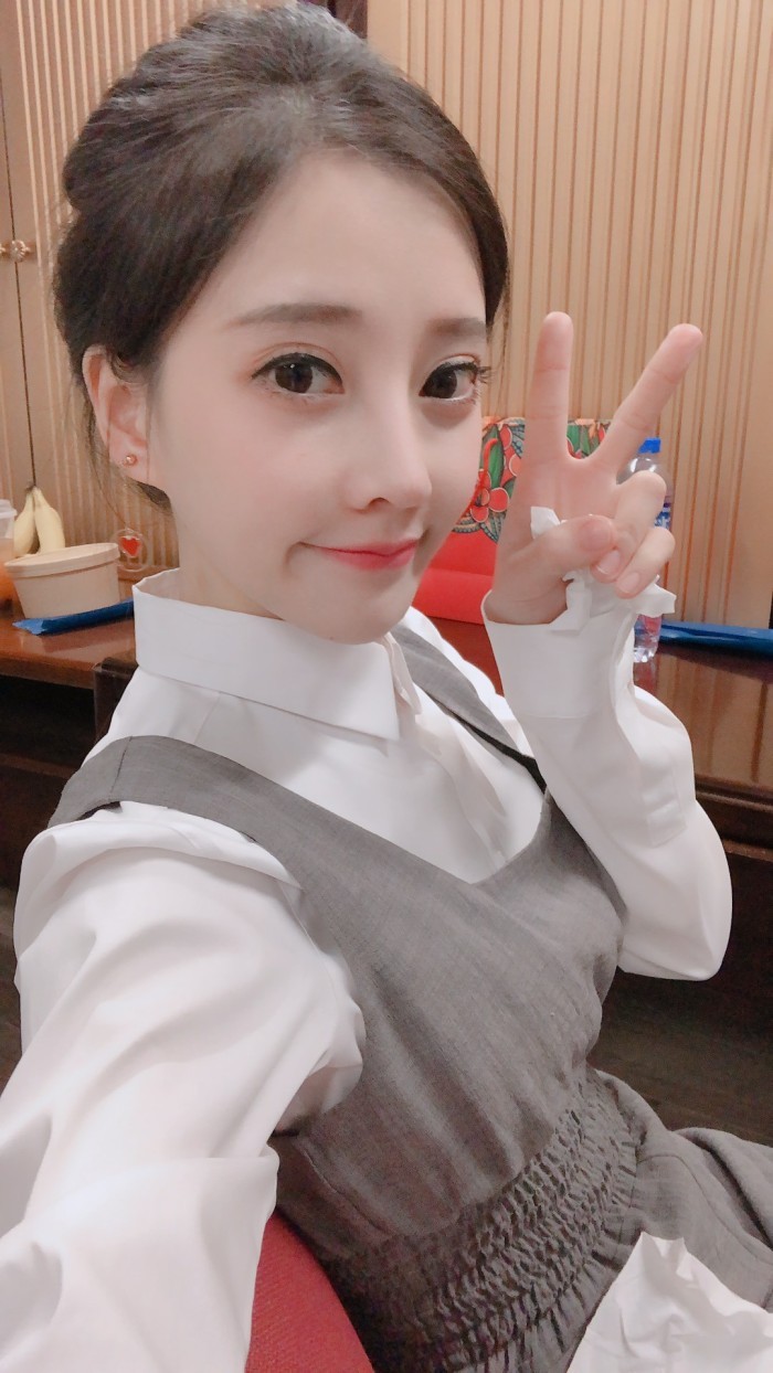 冯提莫美图欣赏   (特别声明:以上文章内容仅代表作