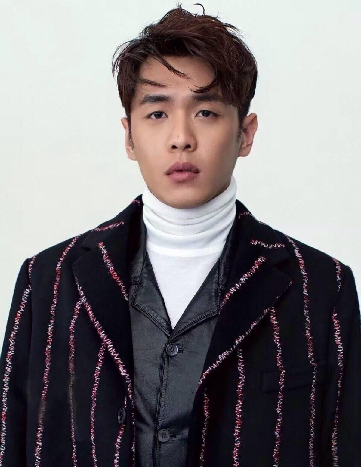 男明星的痣如此特色,吴秀波的最显眼,井柏然的痣居然长在这里!