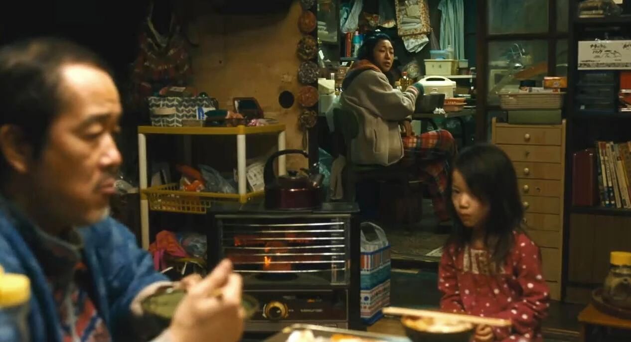 这部《小偷家族》神了!口碑票房双丰收,导演乐疯了|票房|小偷家族|是