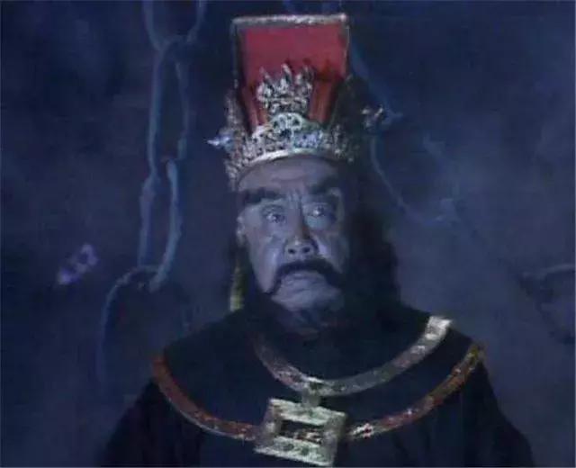 老爷子今年93岁了,可是依然爱演戏,前不久4月份上映的一部电影《二