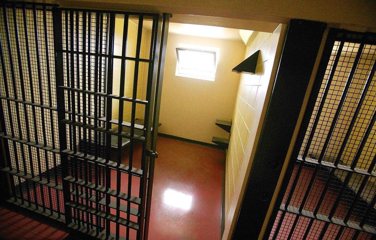 犯人自己掌握监狱钥匙