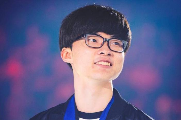 洞主才是斗鱼lol区最快乐的人第二个靠丑击败faker的男人