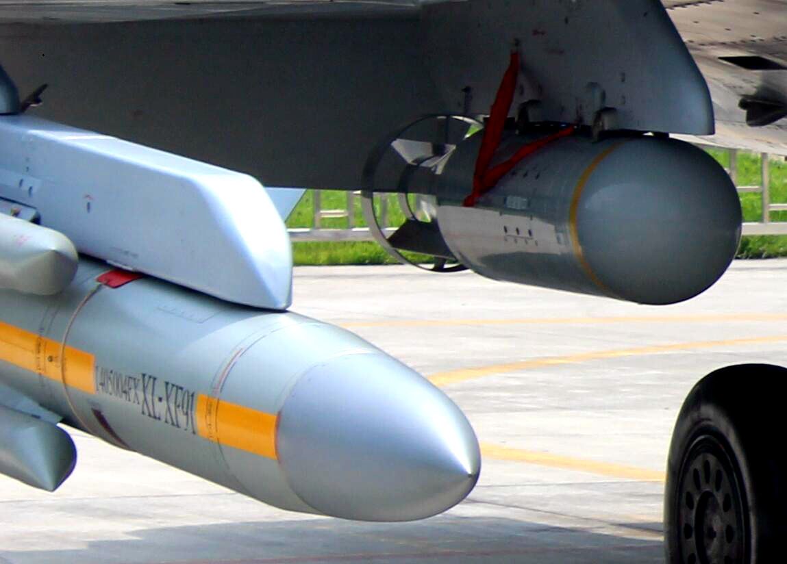 鹰击-91导弹在电影《空天猎》中出现过鹰击-91导弹,由于采用了冲压