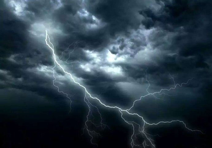 向南移动,从现在到20时自北向南影响我市,我市将出现短时强降水,雷电