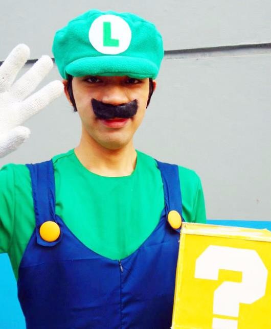 超级马里奥cosplay,网友:就公主这战斗力,还要马里奥去救吗?