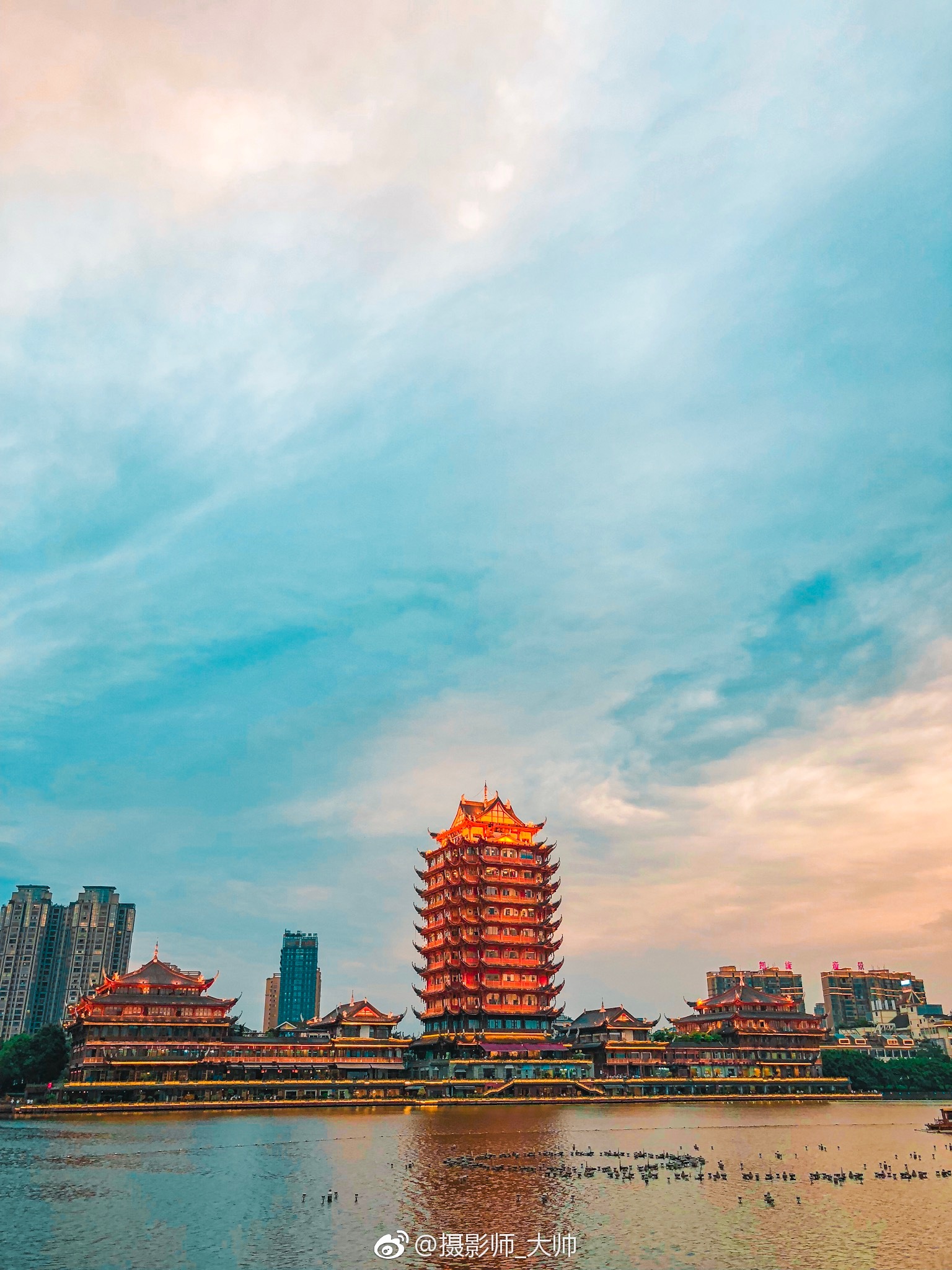 据悉，近期发生了,眉山妹妹最有名的街道是哪里，为什么它让年轻人如此着迷？