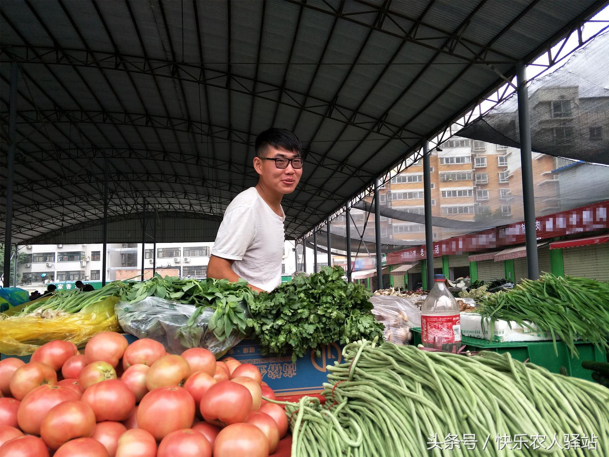 10张卖菜图一年比一年难干的小生意