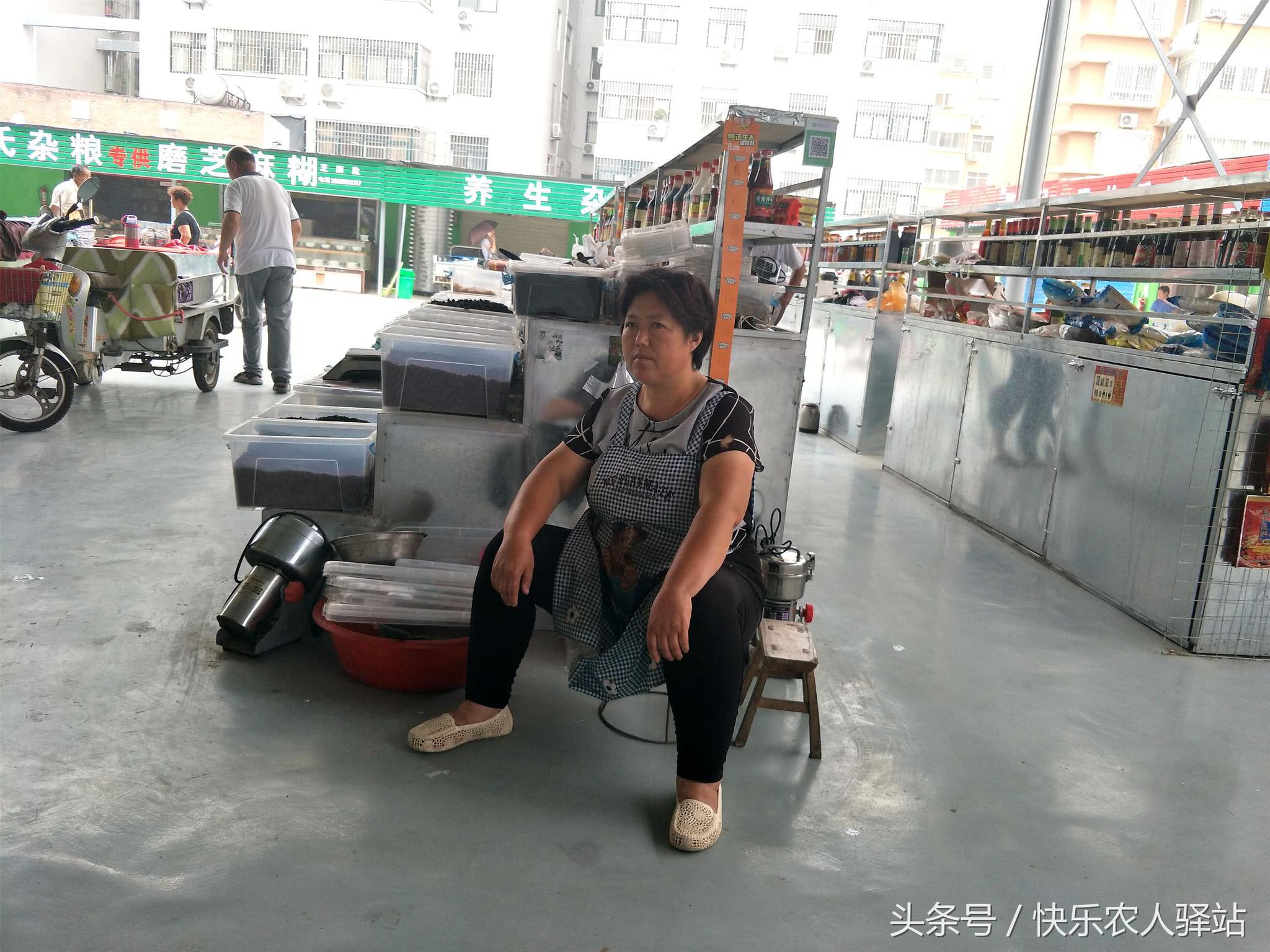 10张卖菜图一年比一年难干的小生意