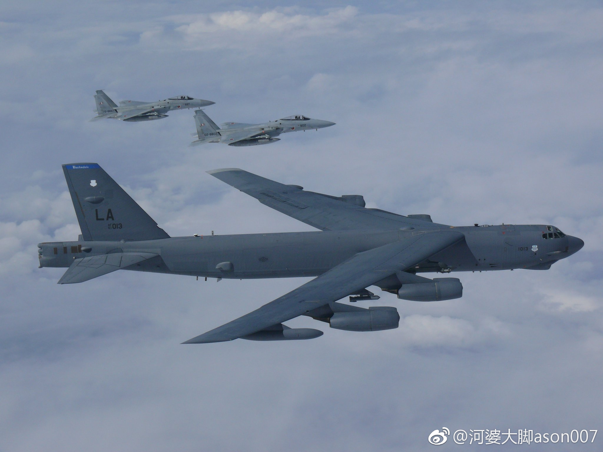 9月27日,美国空军b-52h轰炸机61-0013从关岛安德森空军基地起飞