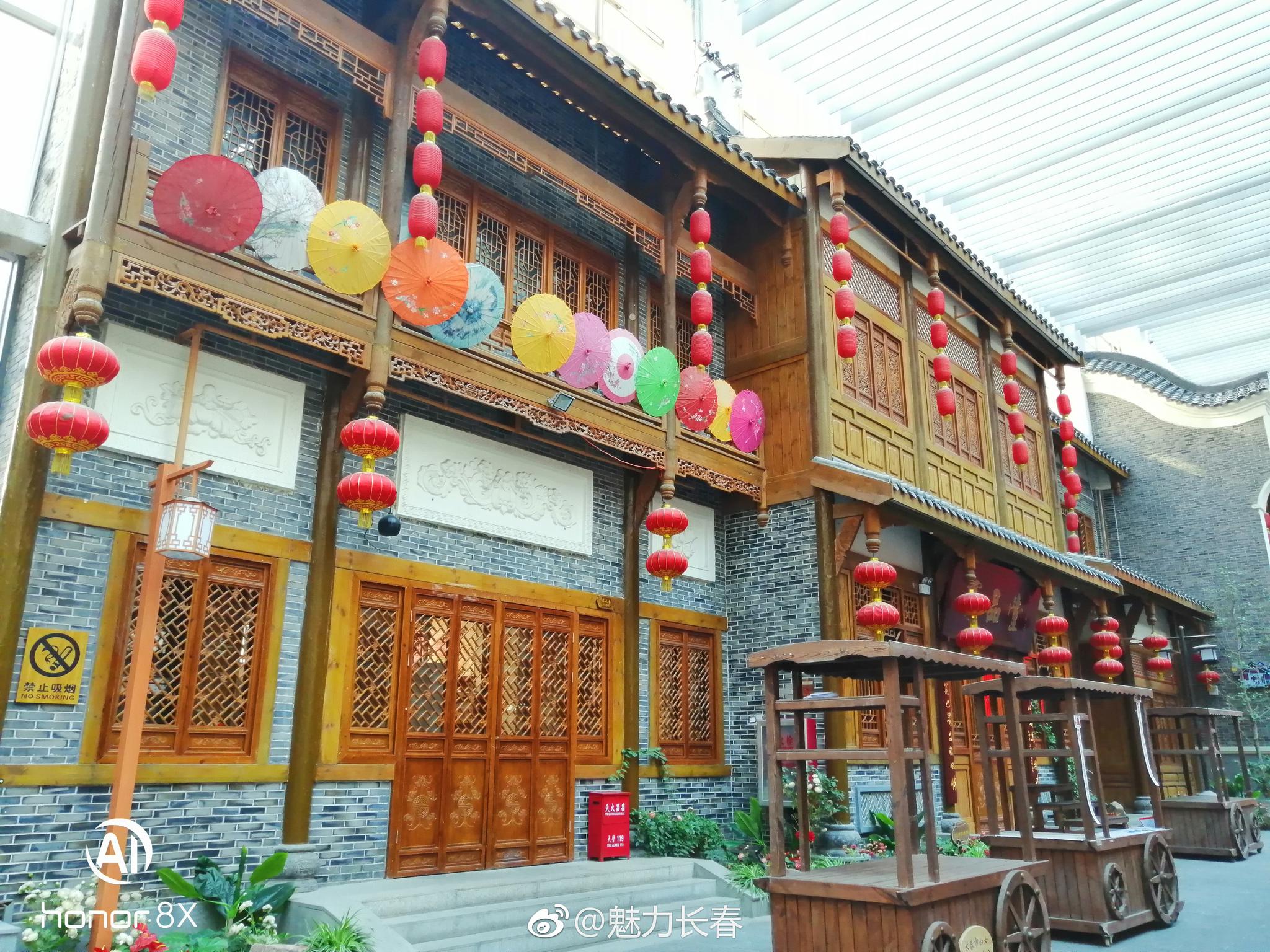 昨儿去人才市场,顺便溜达了一圈巴蜀印象.瞅着挺冷清,人也很少