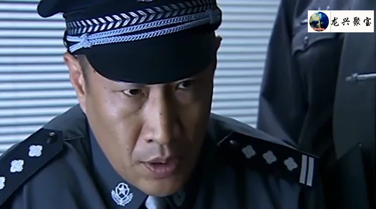 孙红雷《征服》:黑老大刘华强离开衡州三年了!弟弟被砍他回来了