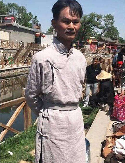 山寨版林正英拍《九叔归来》, 很多人嗤之以鼻, 希望别毁童年