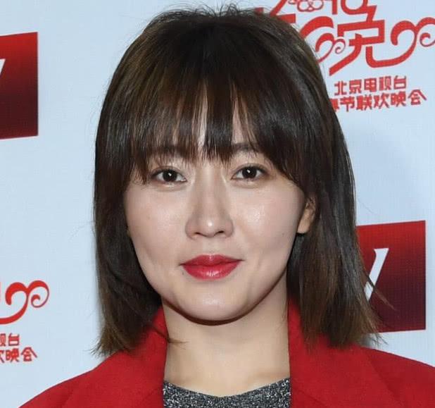 潘长江女儿潘阳嫁入豪门备受宠爱,如今35岁颜值降成这样