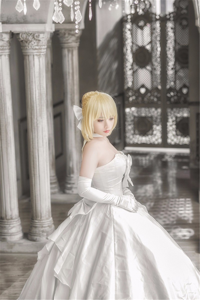 亚瑟王一组中国女孩的cosplay作品