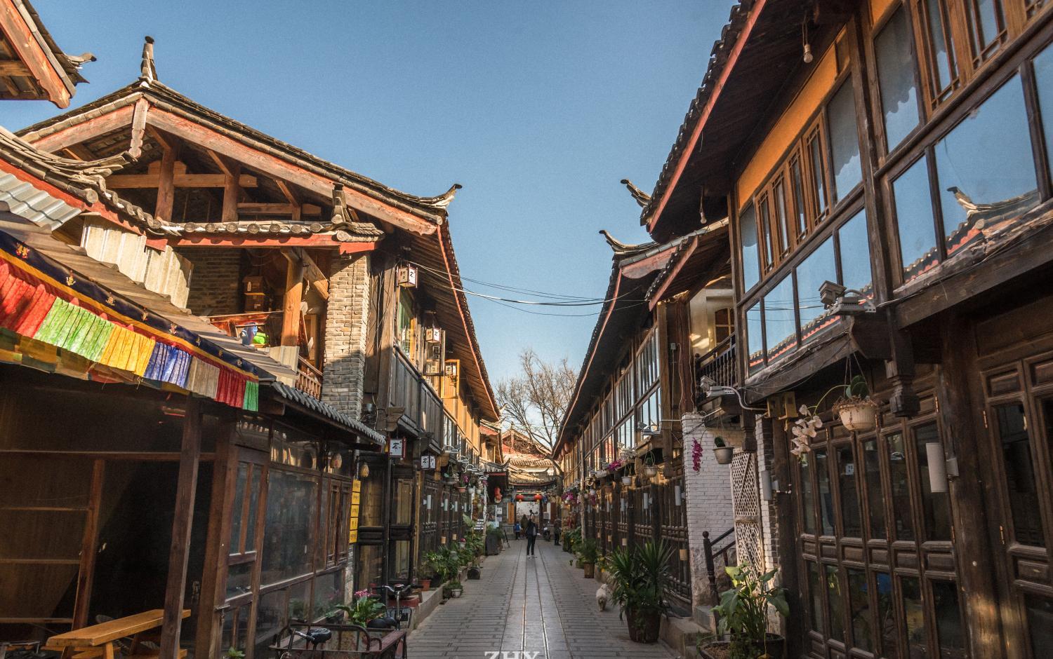 今天,在云南能够见到这么精美的壁画,或许对于丽江,对于束河古镇,对于