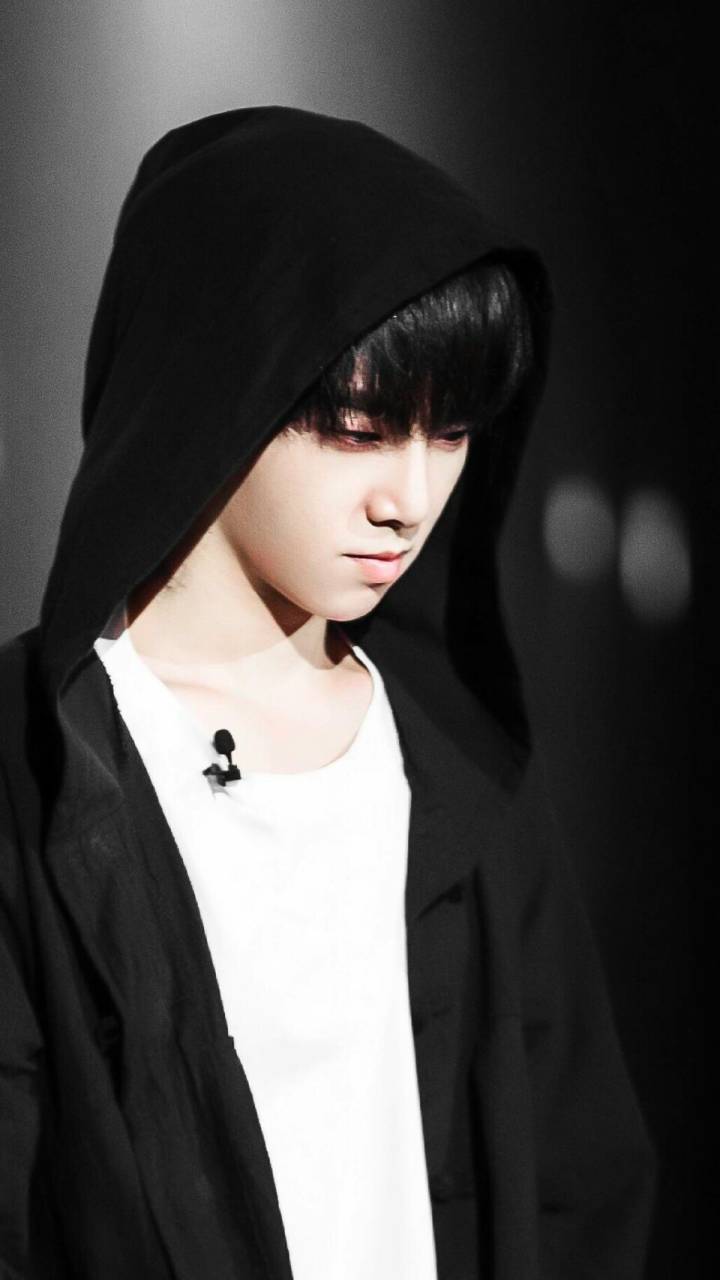 救赎——歌手华晨宇《假行僧》