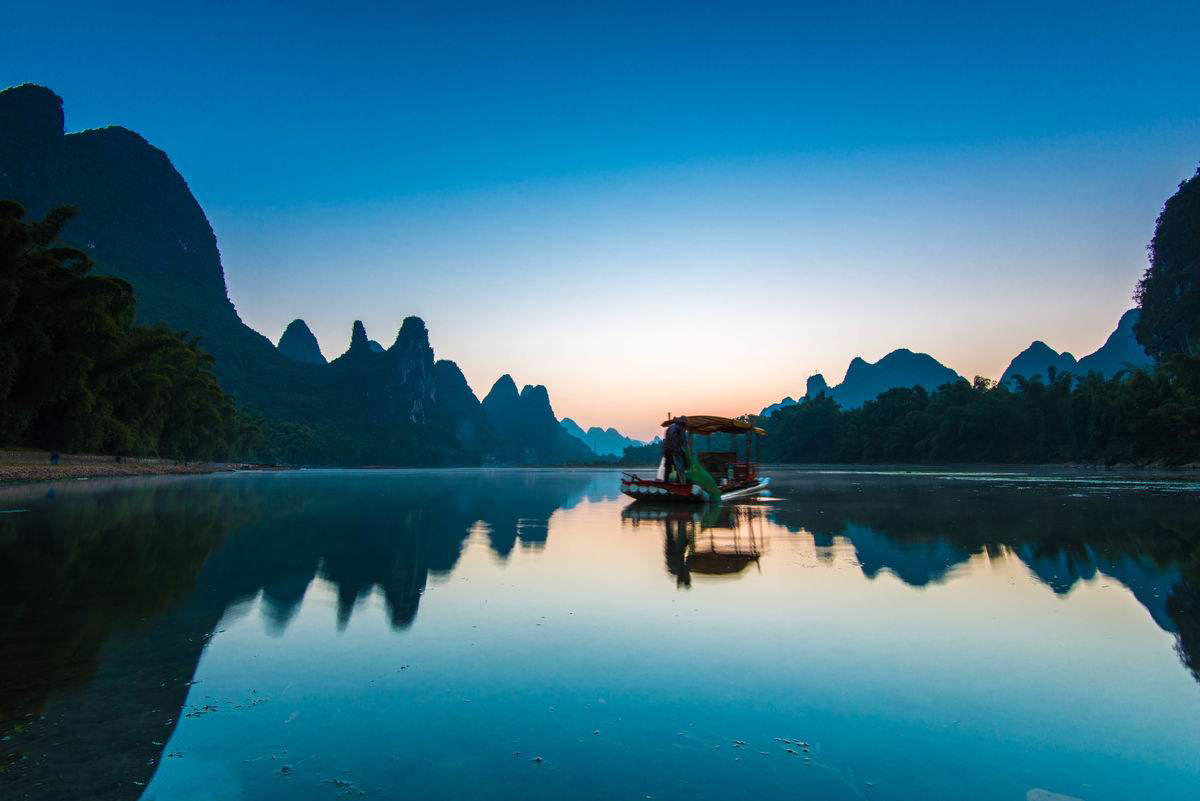 是世界上规模最大风景最美的岩溶山水游览区