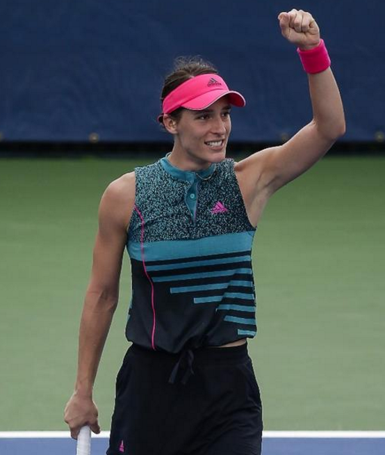 年仅21岁的网球世界冠军选手