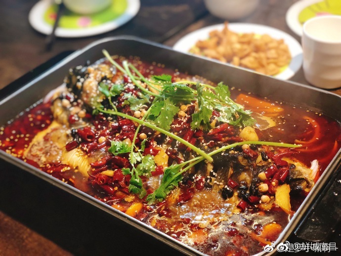 烤鱼和火锅兼得花千代烤鱼