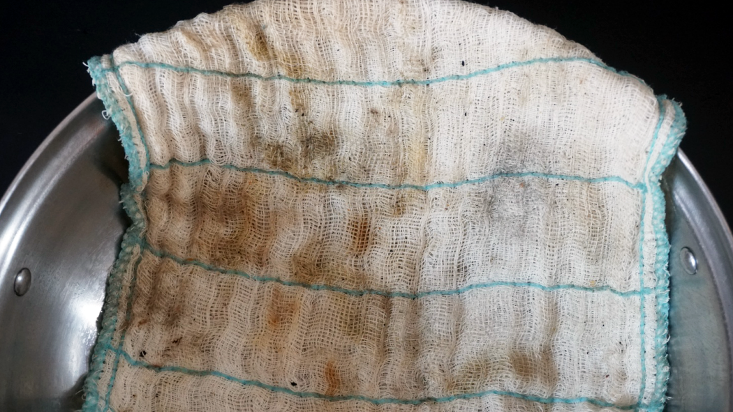 用多脏多久的抹布,只需这个方法,不用手搓都能洗得白净无比