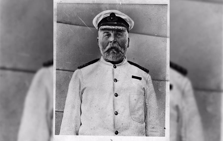 泰坦尼克号沉船前后的罕见照片,有船票,菜单以及冰山一角!